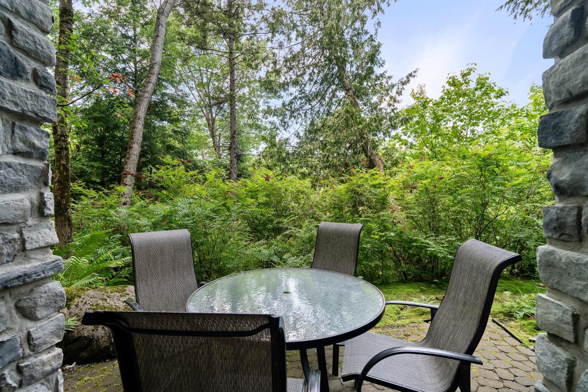 Les Eaux - 2Bdrs W Pool & Hot Tub Near Village Mont-Tremblant Exteriör bild