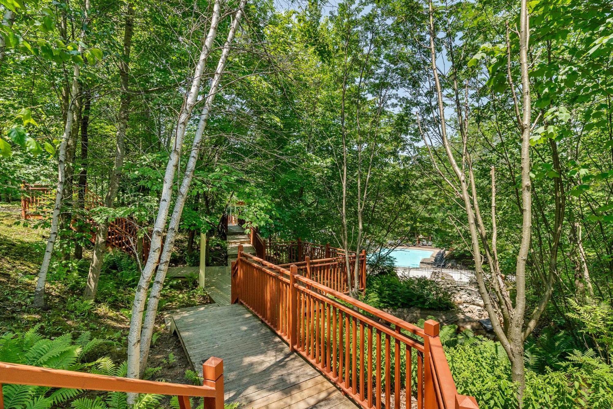 Les Eaux - 2Bdrs W Pool & Hot Tub Near Village Mont-Tremblant Exteriör bild